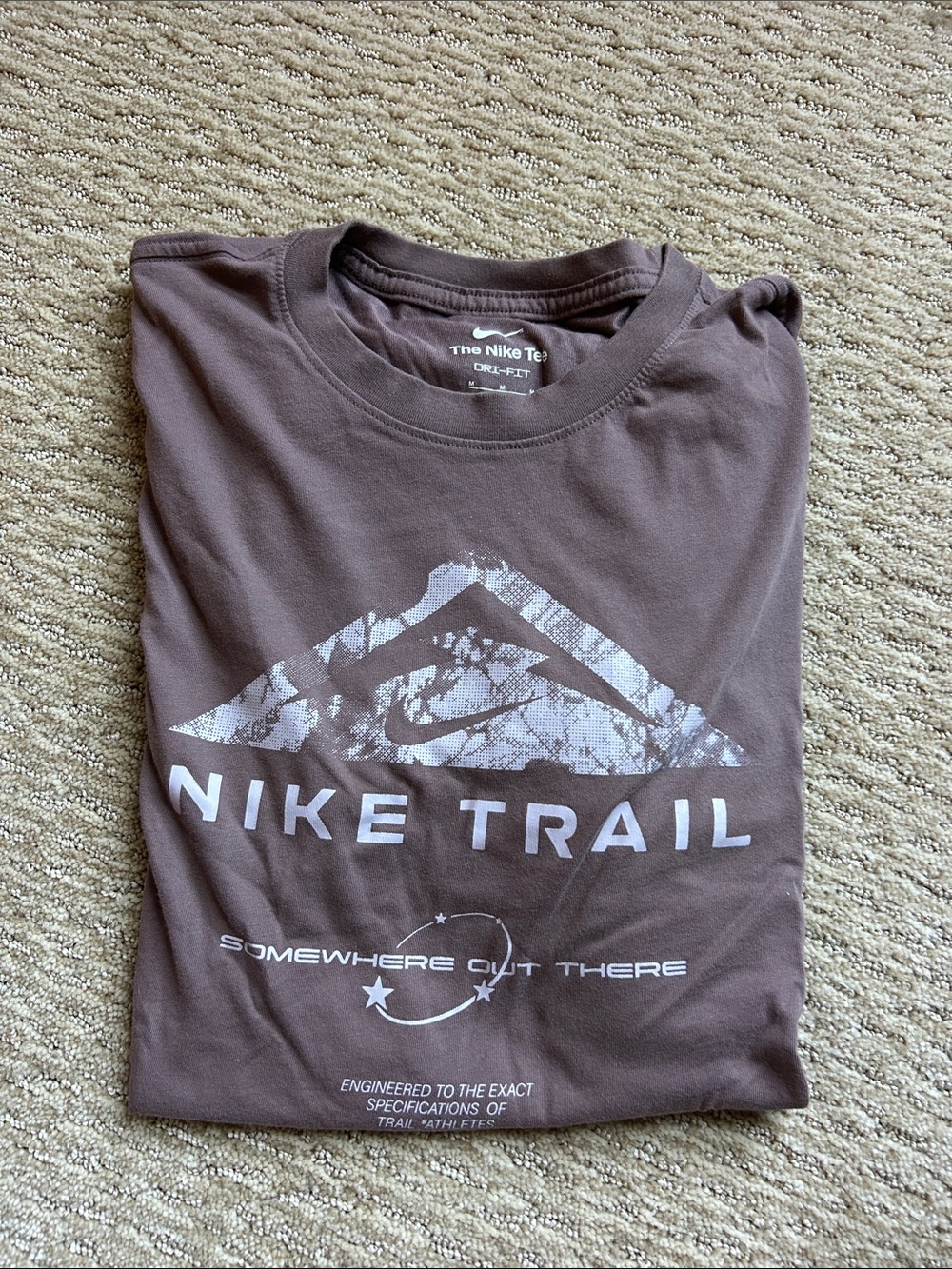 Nike Men’s Brown Trail Graphic Tee with White Print